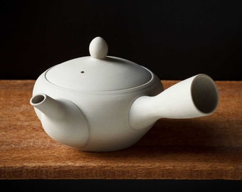 Kyusu Teapot Sand Medium (Ceramic or Screen Mesh Filter) - Nankei Pottery