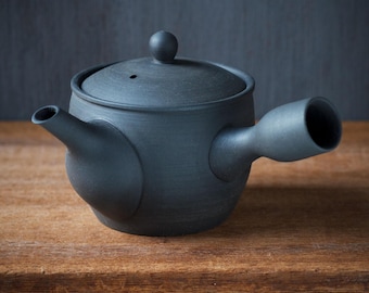 常滑焼 黒泥急須 朱泥湯呑み セット 茶器 骨董 アンティーク 常滑焼 黒泥急須 朱泥湯呑み セット 茶器 骨董 アンティーク 常滑焼 黒