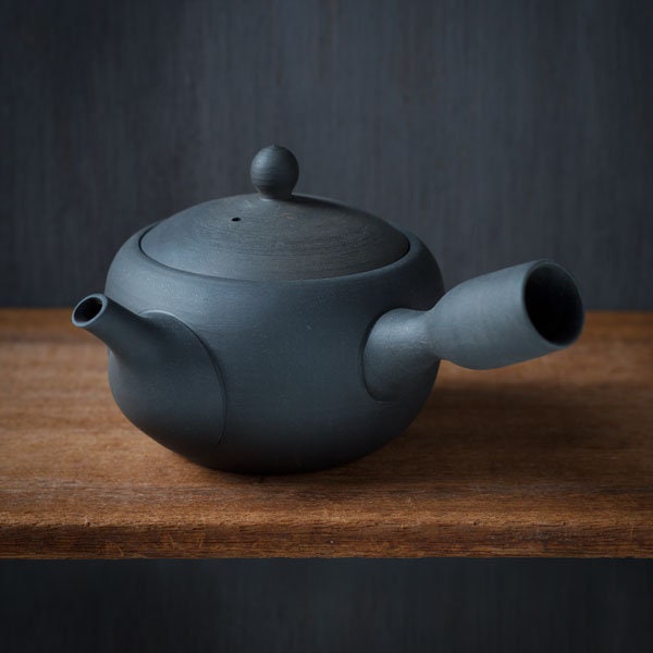 Kyusu Teapot KUROKUSUBE Large (Ceramic or Screen Mesh Filter) - Nankei Pottery
