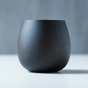 Yunomi Tea Cup SAKURA Round Black - Gato Mikio