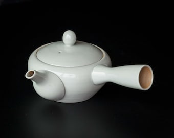 Kyusu ANZU Gray Medium (Ceramic Filter) – Nankei Pottery