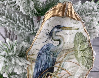 Adorno navideño grande de concha de ostra con forma de garza azul, con acabado dorado y epoxi brillante, decoración costera, regalo de Navidad, ¡listo para enviar!