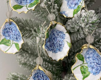 Adornos de conchas de ostras con hortensias de Cape Cod con detalles dorados - Juego de 6