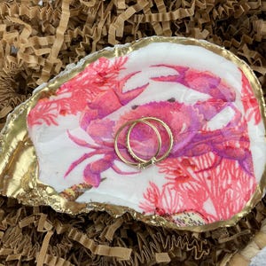 Pink Crab Coastal Oyster Shell Ring Dish, Epoxied trinket Dish,  Beach Decor, Shell Trinket Dish, Oyster Shell Art, Christmas Gift