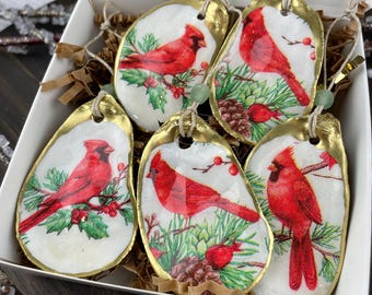 Juego de 5 mini adornos de concha de ostra cardenal con detalles dorados y cuentas de vidrio, decoración costera, regalo de Navidad, ostra decoupage