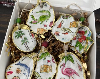 Juego de 7 mini adornos navideños con forma de concha de ostra con temática de Florida, con detalles dorados y cuentas de vidrio, decoración costera, regalo de Navidad