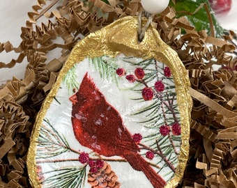 Adorno navideño de concha de ostra cardenal roja con purpurina y detalles dorados, decoración costera, adorno de playa, regalo de Navidad, ostra para decoupage.