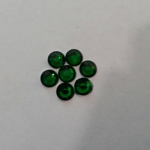 Dark Green Flatback Resin Rhinestones High Quality Rhinestones Non-Hotfix Rhinestones 3mm, 4mm, 5mm or 6mm