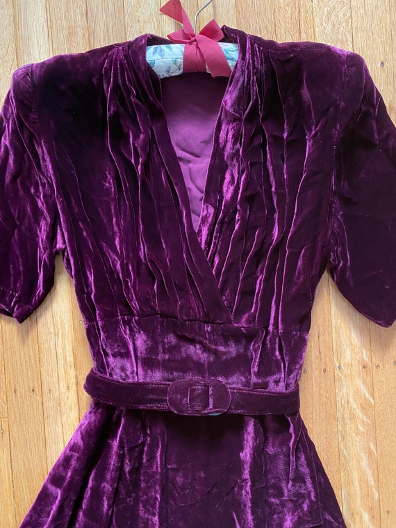 Late 1930s Early 1940s Dress / Wine Silk Velvet D… - image 9