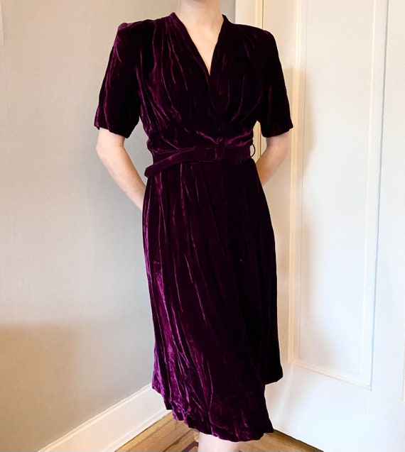 Late 1930s Early 1940s Dress / Wine Silk Velvet D… - image 3