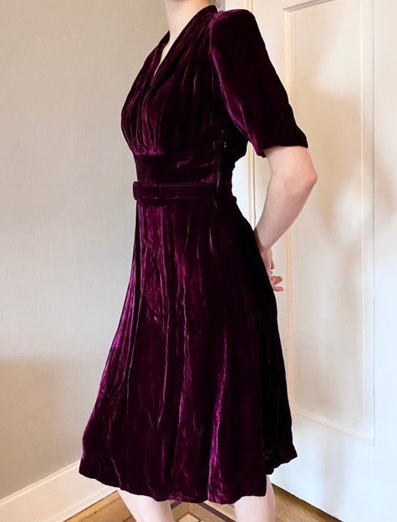 Late 1930s Early 1940s Dress / Wine Silk Velvet D… - image 2