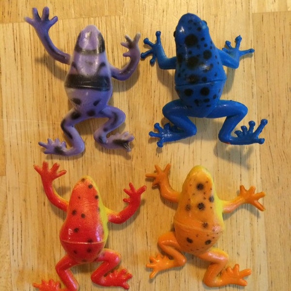 4 Small Frogs to Upcycle, toy frogs, frog figurines, frog figures, frogs, frog, upcycle materials, upcycle supplies, toy animals (4)