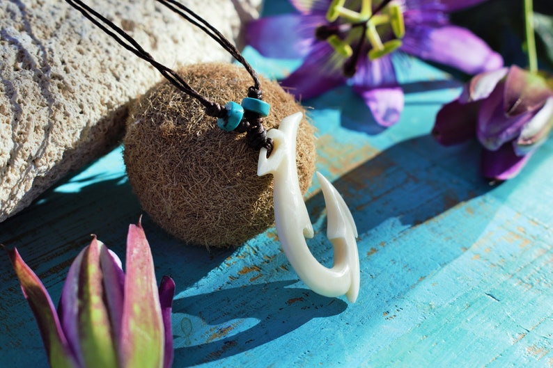 Natural Bone Hand-carved Necklace Maori Tribal Style Turquoise Lucky Symbol Waterproof Yak Bone For Men Teenager Unisex Festival Adjustable