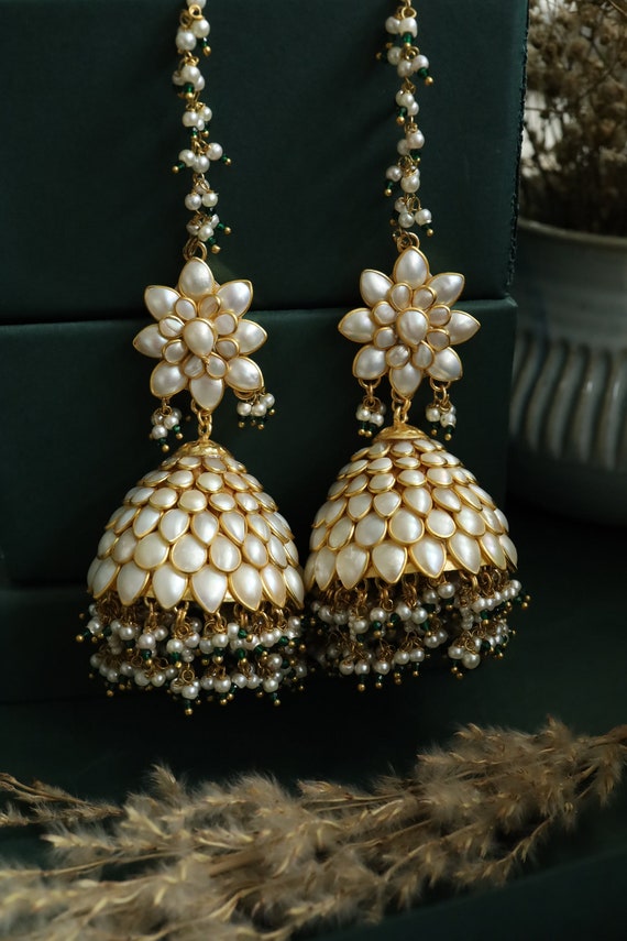 Gold Jhumka Earrings – Hirapanna Jewellers