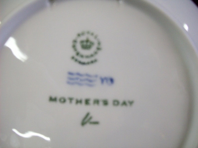 1977 Royal Copenhaagen Mother/'s Day Plate