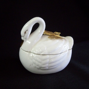1987 Lefton Swan Trinket Box with Gold Butterfly - #05986