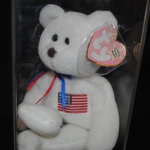 Oso blanco Beanie Babies &quot;Liberty&quot; de 1996 con bandera