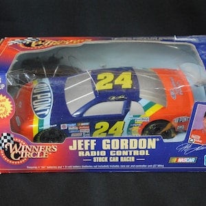Coche de carreras de stock a control remoto Jeff Gordon, año 1999, nuevo en caja