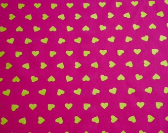 Anise Hearts / Fuchsia Background