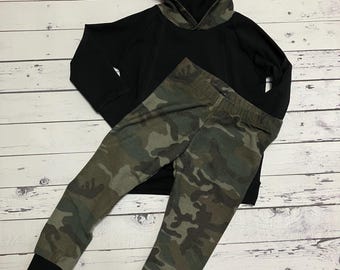 Toddler Camo Jogging Set: Black Sweatshirt & Camo Sweatpants (Size 3T)