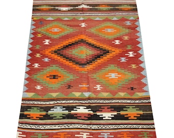 Medium Kilim rugs