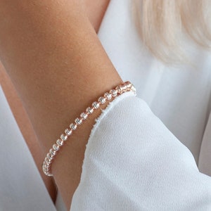 Stretch Armband &quot;Sparkle&quot; aus funkelnden Silberkugeln. Perfekt und flexibel - ein wunderschönes Geschenk