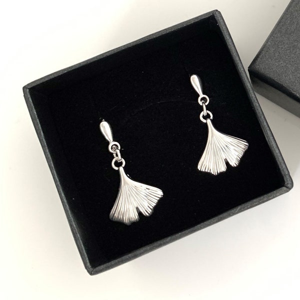 Silver Ginkgo leaf earrings - very cute, light and fashionable, handmade of solid 925 sterling silver, made in Germany