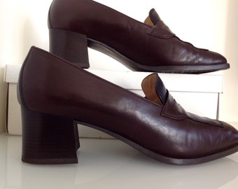 Vintage Salamander 7G Womens shoes Dark brown & Black slip on heeled Loafers. Size 7G