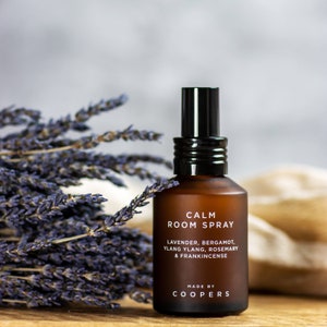 Calm Room Spray | Natuurlijke lavendelspray | Etherische oliën van lavendel, bergamot, ylang-ylang en wierook | Ontspannende aromatherapiespray