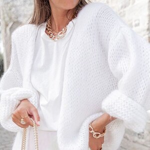 Cardigan de punto de mohair blanco para mujer / hecho a pedido