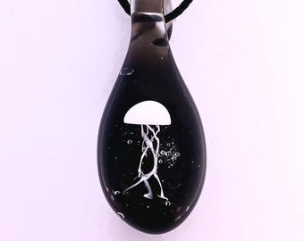 Ciondolo in vetro a forma di medusa / Collana con ciondolo in vetro / Collana in vetro a forma di medusa / Regalo per lui / Regalo per lei - SPEDIZIONE GRATUITA -