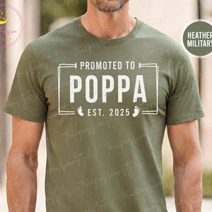 Benutzerdefinierte Poppa Shirt, gefördert zu Poppa Est Shirt, cooles Poppa Tshirt, Vatertagsgeschenk für Poppa, neuer Opa Poppa Geschenk, Poppa T-Shirt S03228