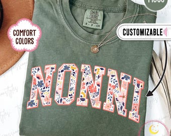 Koszula Nonni z kwiatowym nadrukiem Comfort Colors®, nowa bluza z nadrukiem babci Nonni, prezent na Dzień Matki dla Nonni, koszulka urodzinowa Nonni, awans do Nonni S05447