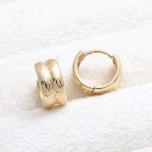 14K 18K Massivgold glänzend poliert minimalistisch klobige zweizeilige zweireihige Röhre runde kleine Huggie-Ohrring Einzel oder 1 Paar