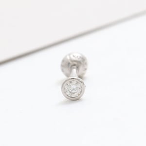 14K 18K Solid Gold CZ, Moissanit, Lab oder echter Diamant Lünette Einstellung Ohrstecker Knorpel Tragus Helix Conch Lobe Piercing Ohrring 16G, 18G