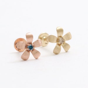 14K 18K Solid Gold Genuine Blue or Champagne Diamond Accent Daisy Flower Ear Stud Cartilage Tragus Helix Conch Lobe Labret Piercing Earring