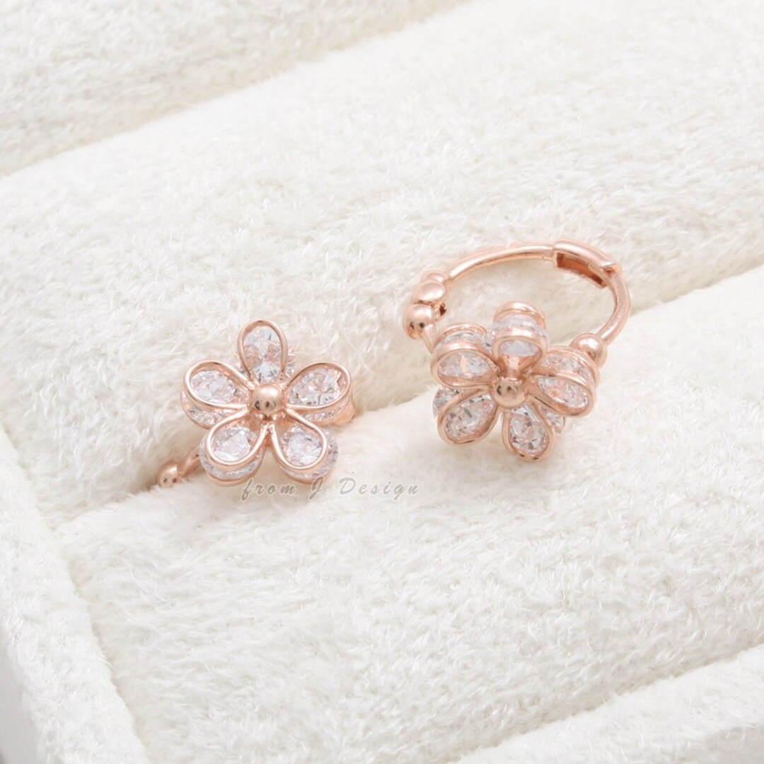 14K 18K Solid Gold Cubic Zirconia CZ Daisy Flower Huggie
