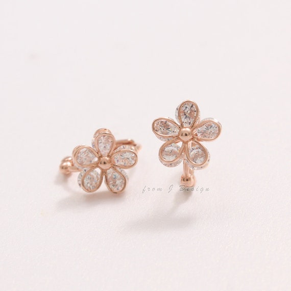 14K 18K Solid Gold Cubic Zirconia CZ Daisy Flower Huggie