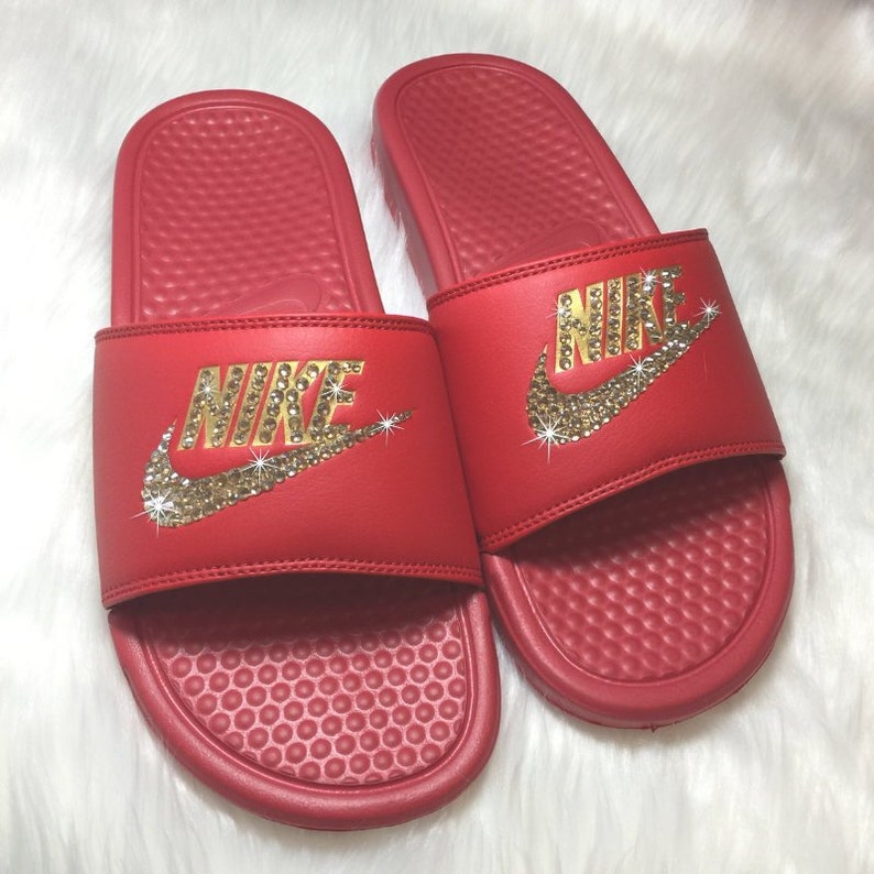 nike maroon slides