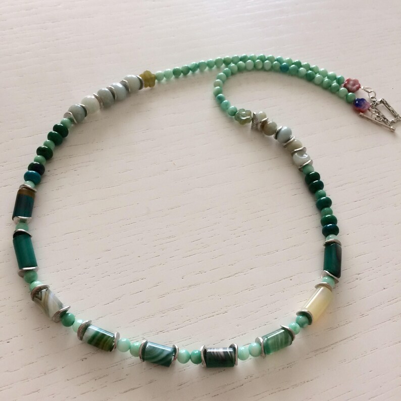 Necklace medium green