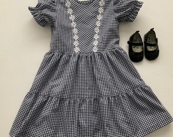 Girls Gingham Dress: Size 4 Navy White Tiered Skirt