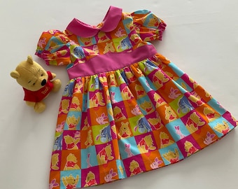 Vestito da bambina di Winnie the Pooh in cotone, con colletto Peter Pan, taglia 3 australiana.
