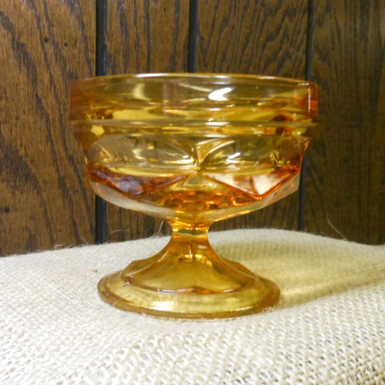 Anchor Hocking Amber Fairfield DessertBerry Dishes party dinner gold