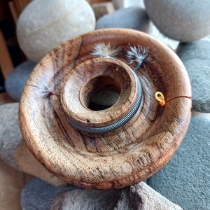 Frühlingsfliege Tenkara-Fliege und Schnurhalter-Spule. Doppelfunktion einspurig, Einfachheit und Funktion handgemacht Viele Stile, Tenkara Einfachheit