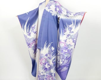 Kimono / Beautiful and Elegant Japanese Vintage Furisode / dress / robe /