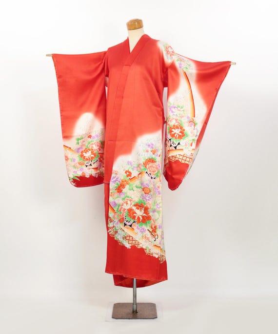 Kimono / Japanese Vermilion Silk Girls' Kimono Genjiguruma Pattern