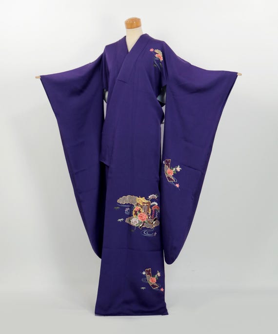 Kimono / Elegant Purple Furisode With Gosho-guruma & Bamboo