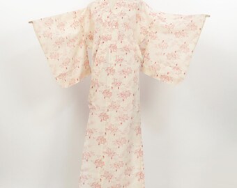 Kimono / Elegant White Yukata Flowing Ivy and Water Motif 100