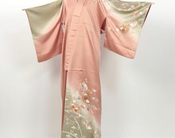 Kimono / Graceful Salmon Pink Silk Houmongi Kimono / K2410293