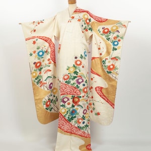 Kimono / Elegant Yuzen Furisode with Chrysanthemum & Maple Motifs / 2505122